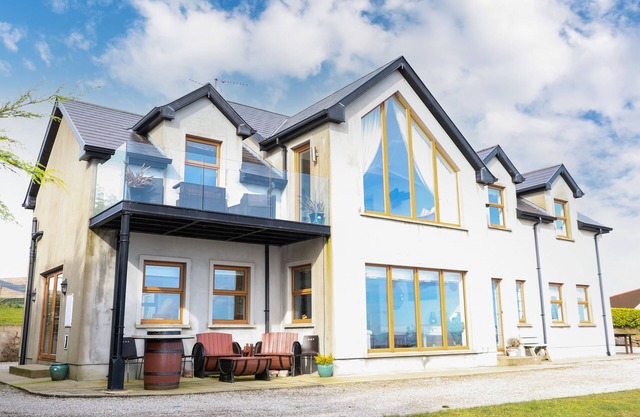 MILLERS LANE HOUSE, pet friendly in Muff, County Donegal