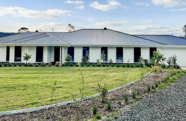 Millfield Garden House - Brand new house in quaint village setting