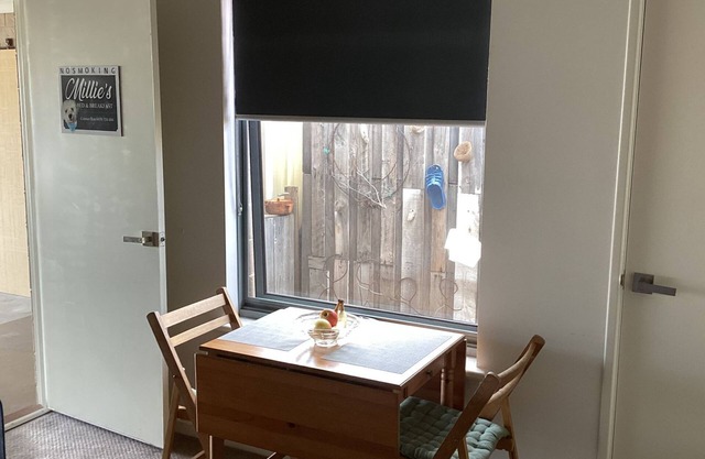 Millie's Apartment - Prime Location - Steps from Town, Beach, and Jetty!