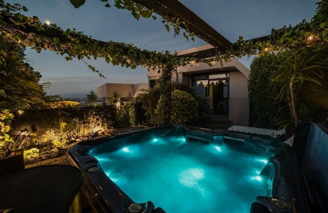 Million Dollar City Views - Sleeps 12