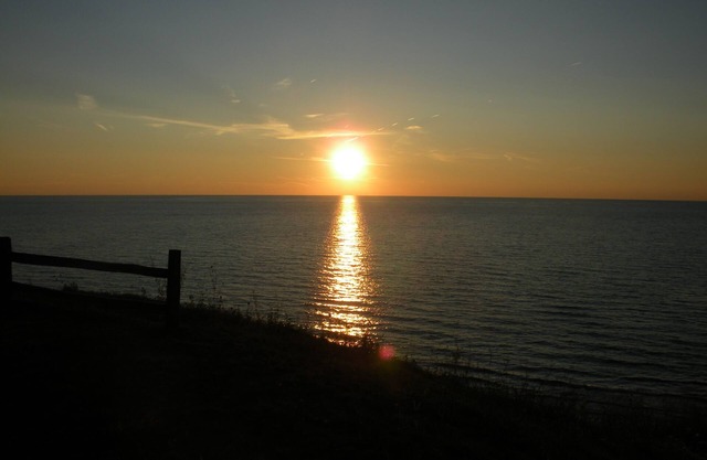 Vista de millones de dólares del lago Michigan, condominio en el lago Michigan.