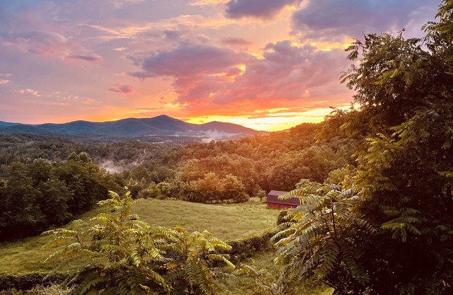 Mountain Creek Lodge -25 acres, mascota amigable, increíbles vistas a la montaña