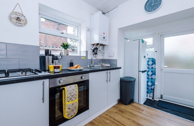 Millola House 2 – near Etihad Stadium free parking