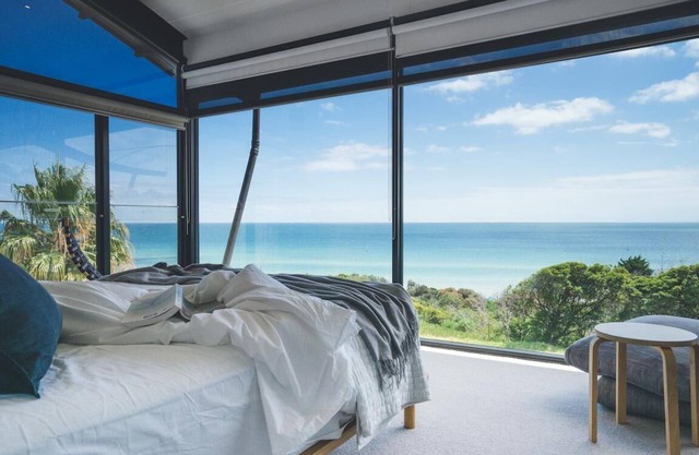 Mills Beach House - modern architecture ocean view