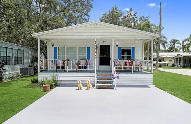 * Mimi’s Ranch Retreat *