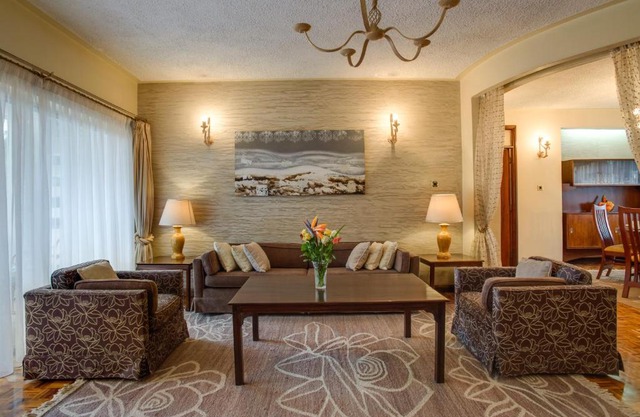 Mimosa Court Apartments