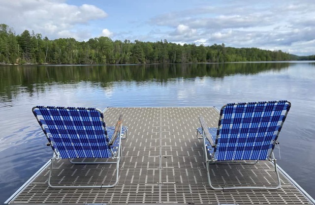 Mimozä: Contemporary, Beach & Hot Tub