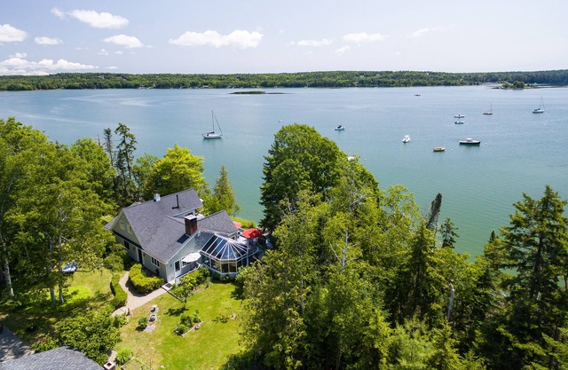 Mingo Cove - Beautiful 6BR, 4BA home with panoramic views of Harpswell Sound