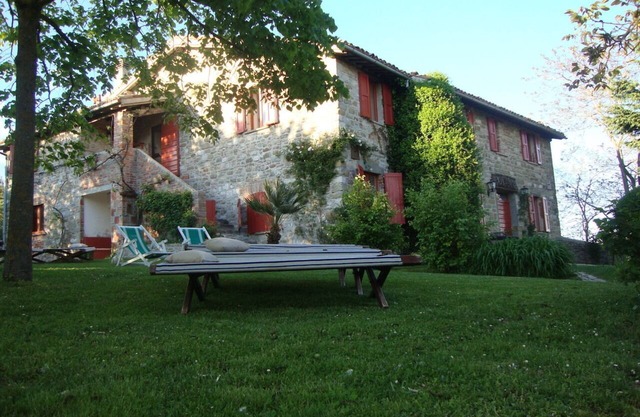 Pequeño apartamento con encanto en una masía del siglo XVI. A 10 km de gubbio.