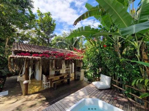 Mini Casa com Jacuzzi e Piscina