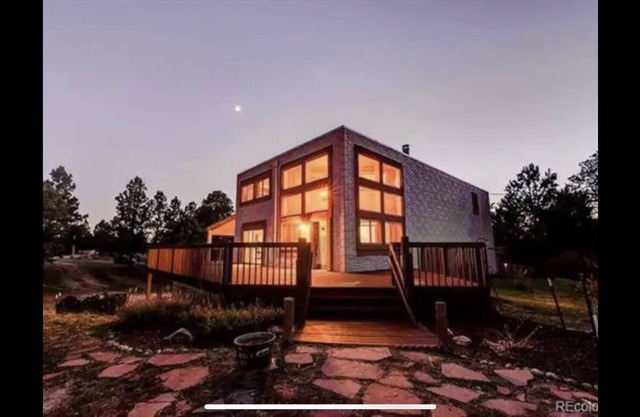 Mini mansion tucked away in Forrest 5k sq ft & Sauna