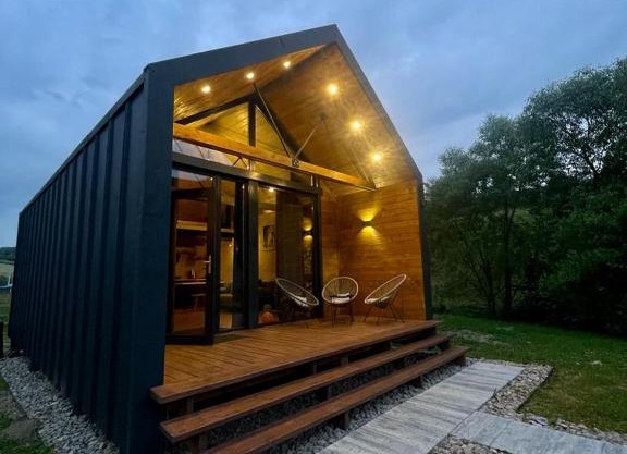 Mini Valley House 1