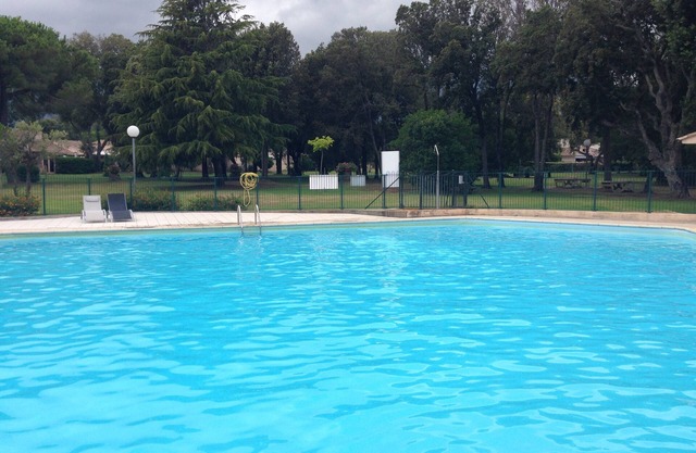 Mini villa en propiedad tranquila y segura