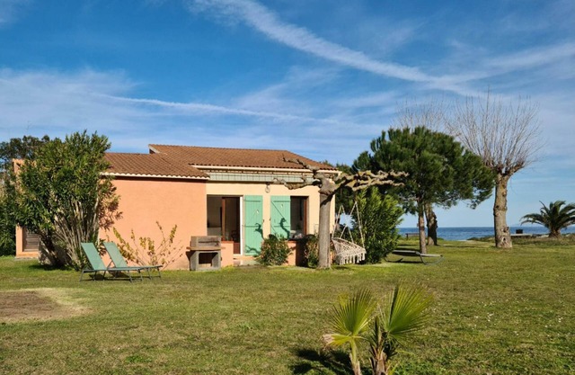Mini villa T2 for 2 to 4 people, sea view.