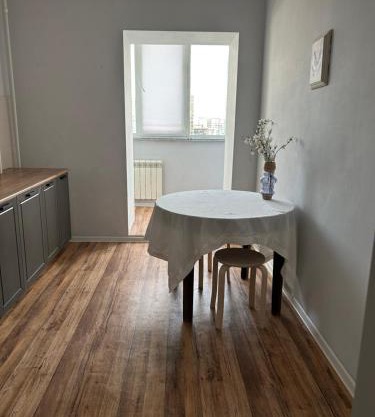 Minimalist 2-room Apartment