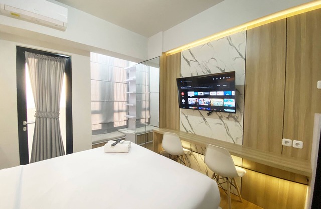 Minimalist And Homey Studio The Alton Apartment