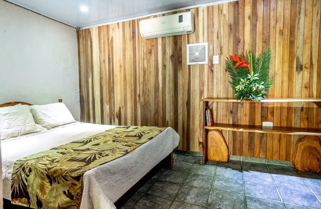 Minimalist Garden Cove, 1 Bedroom, With POOL & AC - Rogers Hospitality-Quepos/MA