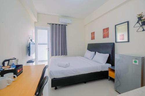 Minimalist Studio Room Bogorienze Resort near The Jungle By Travelio