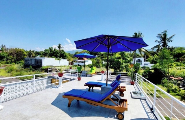 Minimalist Villa with Pool and Rooftop