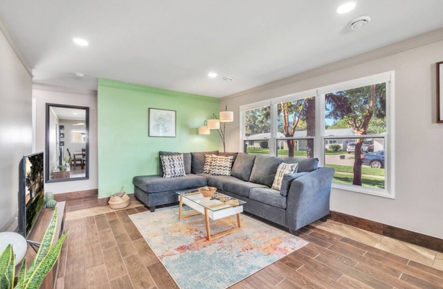 ★Minimalistic and Stylish Ranch w/ Privacy Fence & No Stairs★ Metro Detroit