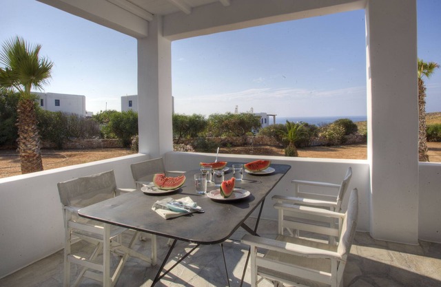 Minois Villa (2 adultos y 2 niños)