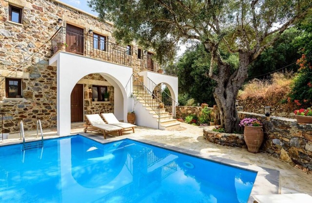 Minos Country Living Christina Suite