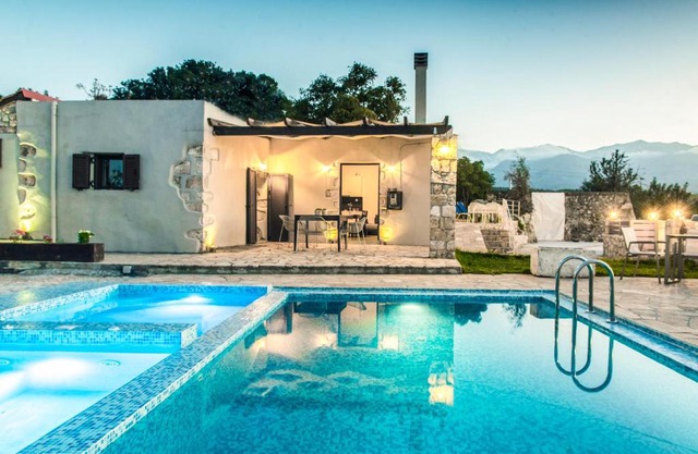 Minos Villa