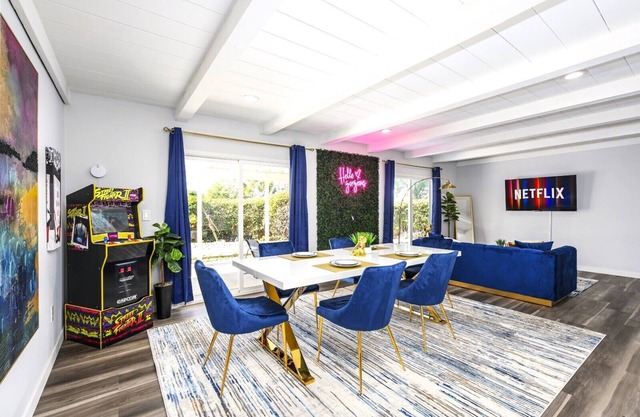 Mins to Disney! Luxury 4BD Insta Wall & Game Room