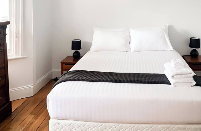Minutes from the CBD, Cafes & Cataract Gorge
