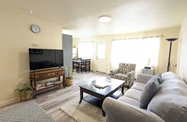 Minutes from the Airport. Free WiFi & parking! Onsite laundromat & food market.