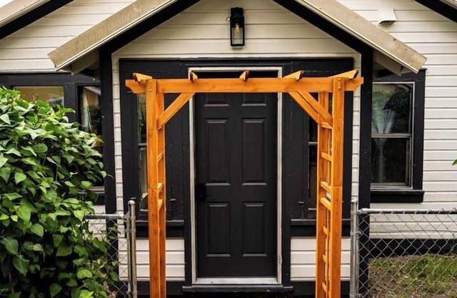Minutes from the Blackfoot River, Kettlehouse, short drive to downtown Missoula