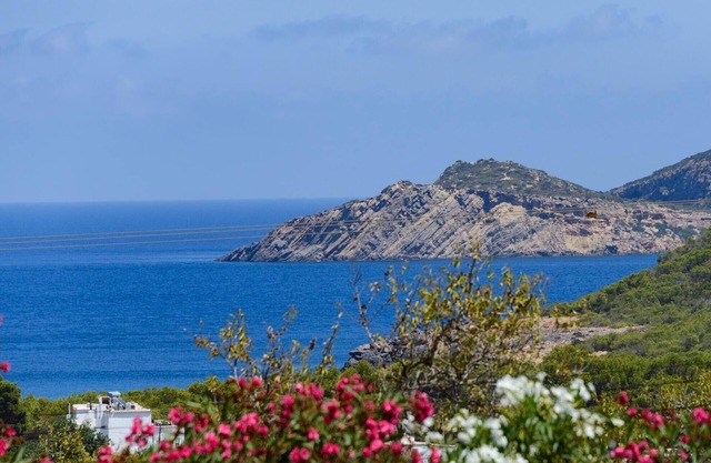 MIQUELA, Villa. Ibiza. Situada en Pou Des Lleo y con vista al mar