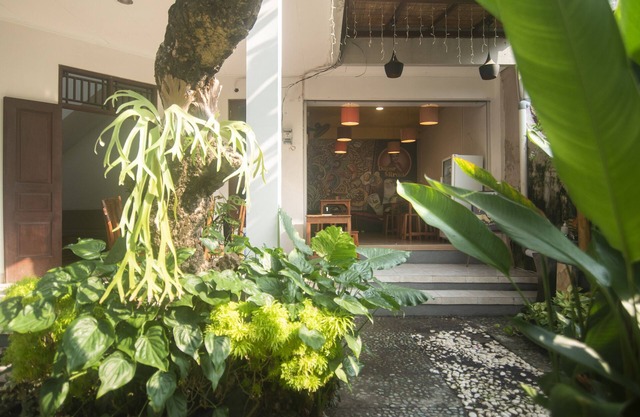 Miraa Guest House & Resto