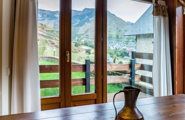 APTO MIRADOR EN PLETA DE GESSA. PARKING PRIVADO EN BAQUEIRA.