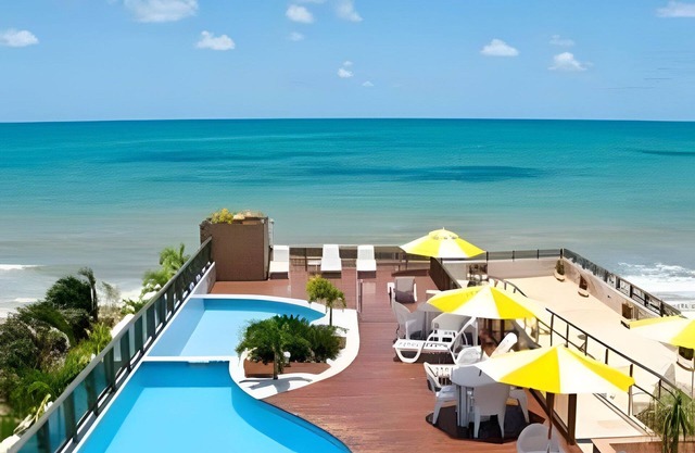 Mirador Suites Beira Mar com Piscina