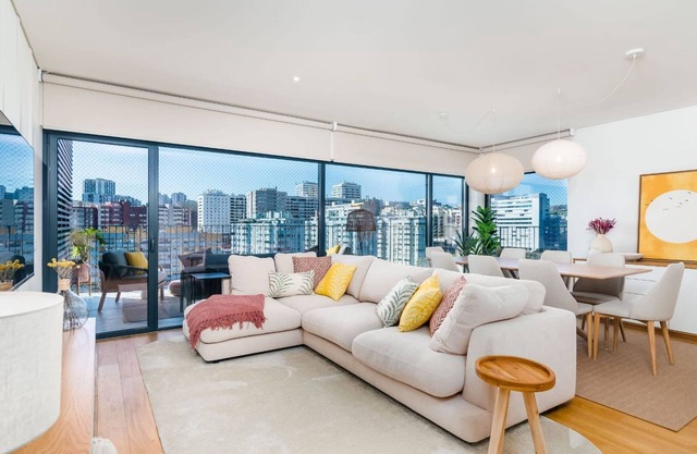 Miraflores Modern Apt w/ Balcony by LovelyStay