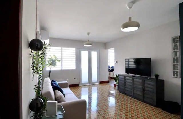 Miramar 3A-2B/1B-15 min walk to Convention Center