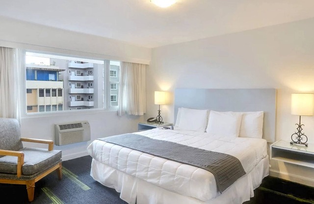 Miramar Retreat | 1 King Bed | Near Old San Juan & Beaches