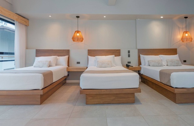 Mirasurf Hotel & Waves