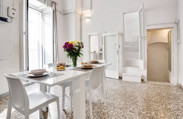 Mirror House Lovely Apartment
