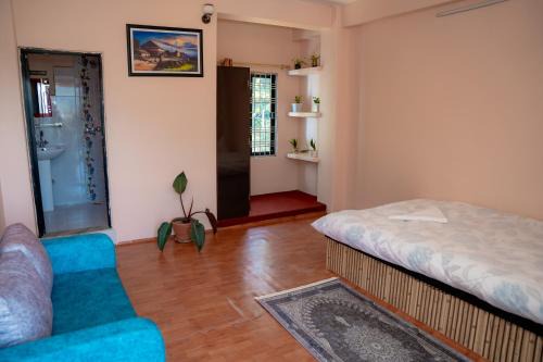 Misha's Peaceful Retreat Near Pokhara, Free Yoga, cafe, Nature and Comfort