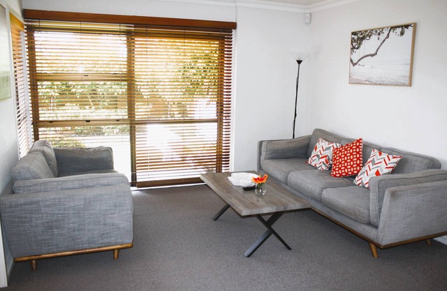 Mission Bay Beach House. Pet-Friendly