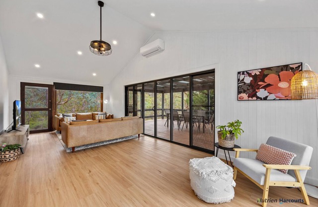 Mistletoe Lodge - A Home Among the Gum Trees