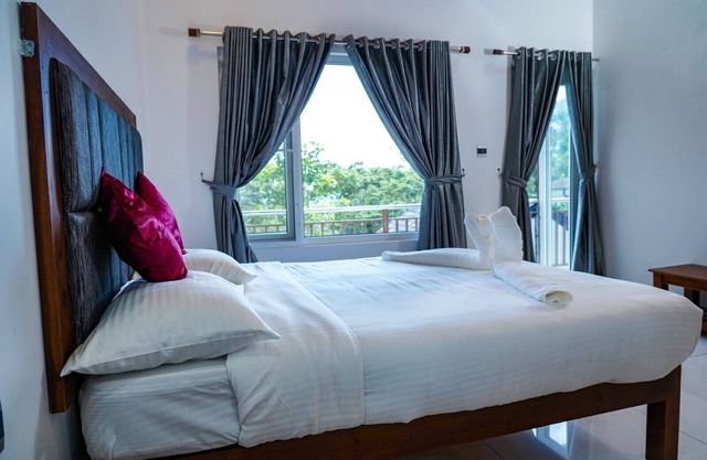 Misty Bush Munnar - Deluxe Double Room