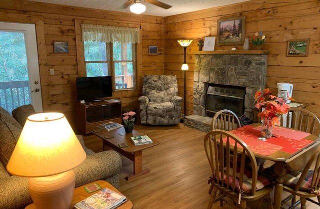 Misty Creek Log Cabins