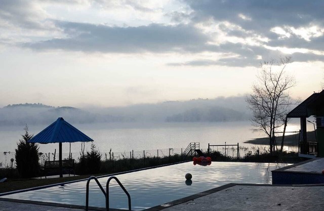 Misty Dam Resort