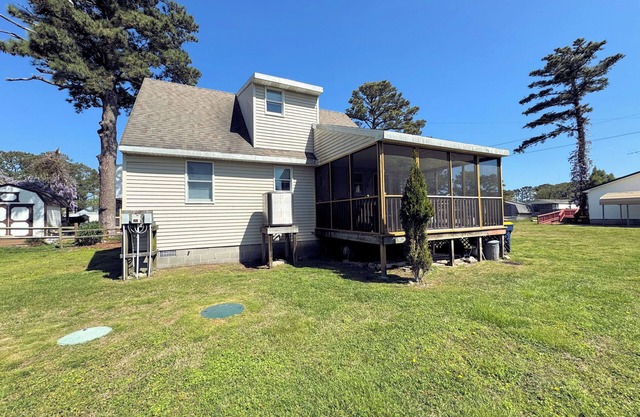 Misty Manor - 3BR home, sc. porch & pet friendly. NO LINENS PROVIDED