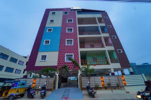 Mithra's Stays 1bhk, 2bhk fully furnished apartments