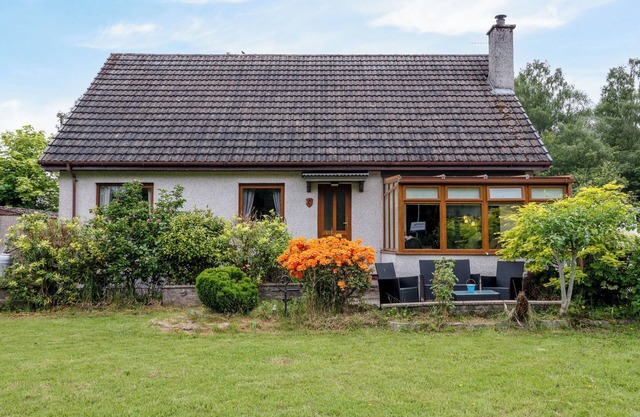 MO DHACHAIDH, pet friendly, country holiday cottage in Roy Bridge