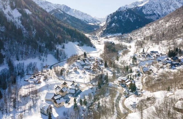Mountain Majesty: 2 Units Near Skiing, Biking, & Hiking Trails | With Sauna